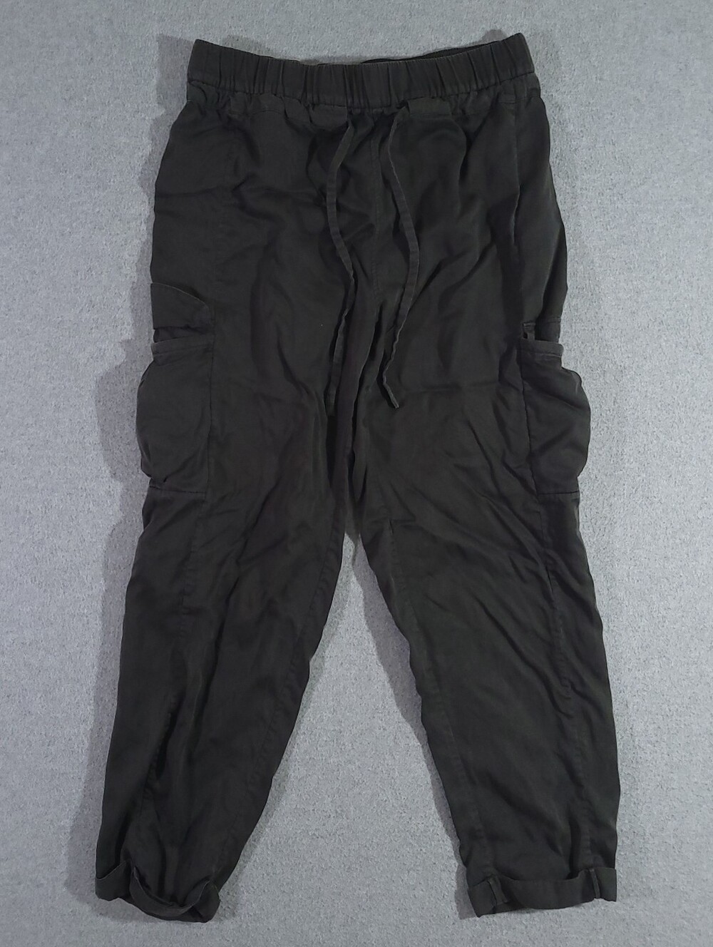 Lululemon Move Lightly Cargo Pants Womens Size 6 Black Crop Drawstring Pull On